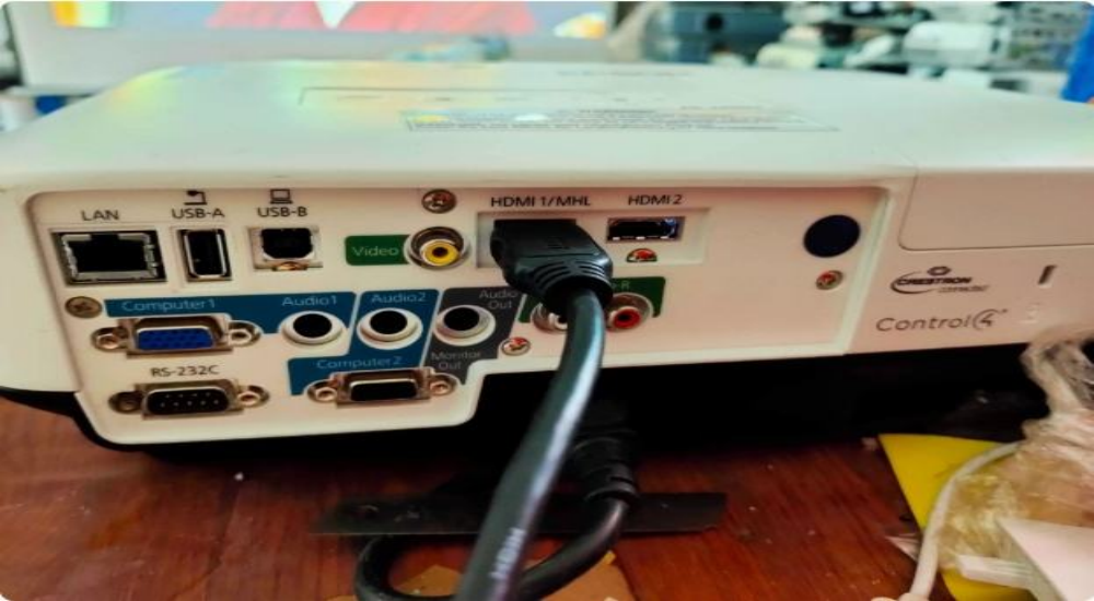 Epsons EB-2250u Smart Wireless 4K Ultra HD 2K LED 3D DLP Projector 5500 Lumens Portable Office Living Room Outdoor Cinema US